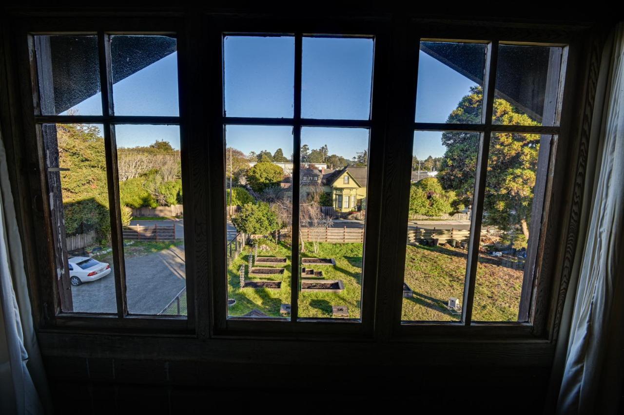 The Captains Quarters Fort Bragg Exterior foto